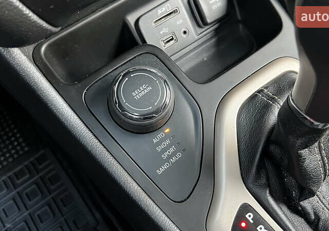 Черный Джип Чероки, объемом двигателя 2.4 л и пробегом 145 тыс. км за 12900 $, фото 23 на Automoto.ua