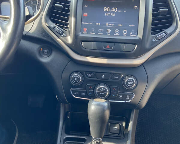 Черный Джип Чероки, объемом двигателя 2.36 л и пробегом 167 тыс. км за 13300 $, фото 29 на Automoto.ua