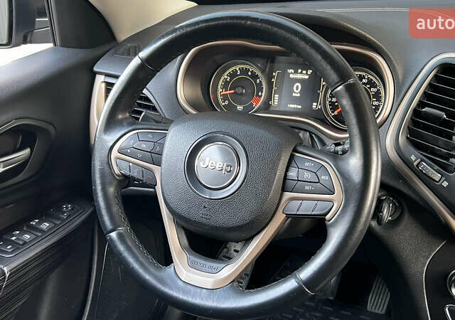 Черный Джип Чероки, объемом двигателя 2.4 л и пробегом 145 тыс. км за 12900 $, фото 16 на Automoto.ua