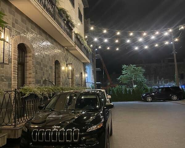 Черный Джип Чероки, объемом двигателя 2.36 л и пробегом 205 тыс. км за 14500 $, фото 5 на Automoto.ua