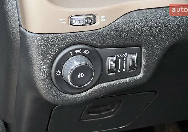 Черный Джип Чероки, объемом двигателя 2.4 л и пробегом 145 тыс. км за 12900 $, фото 26 на Automoto.ua