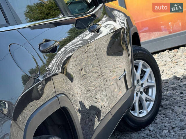 Чорний Джип Cherokee, об'ємом двигуна 2.4 л та пробігом 139 тис. км за 12500 $, фото 25 на Automoto.ua