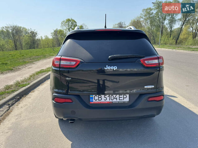 Чорний Джип Cherokee, об'ємом двигуна 2.36 л та пробігом 158 тис. км за 12000 $, фото 6 на Automoto.ua