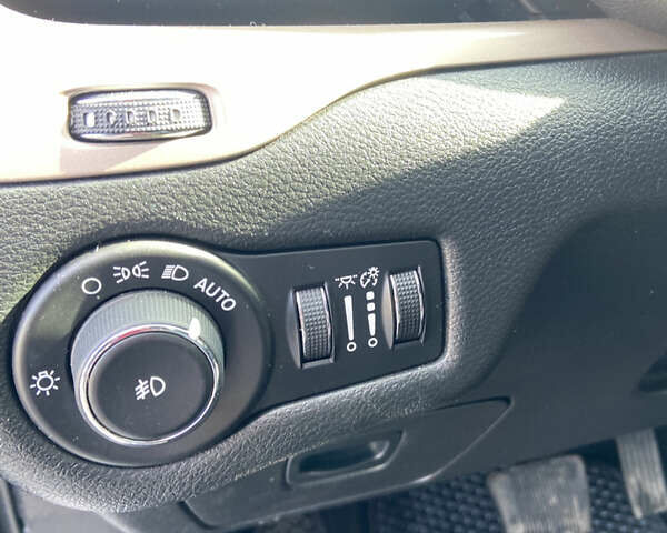 Черный Джип Чероки, объемом двигателя 2.36 л и пробегом 167 тыс. км за 13300 $, фото 21 на Automoto.ua