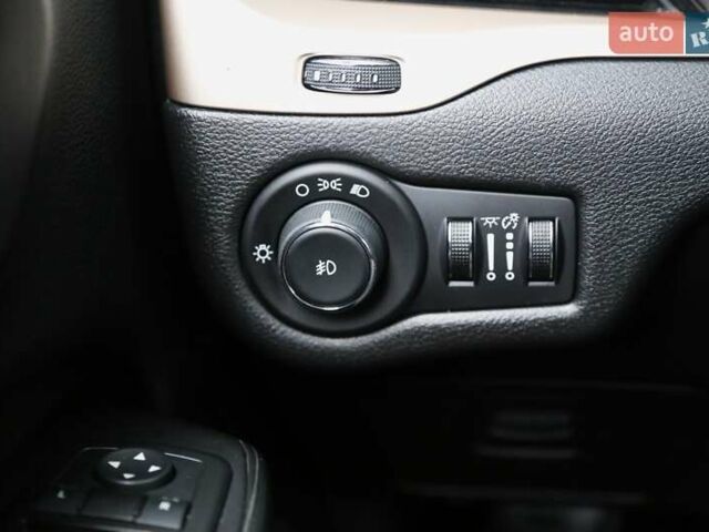 Джип Cherokee 2014 у Києві на Automoto.ua Чорний Джип Cherokee, об'ємом двигуна 2.36 л та пробігом 144 тис. км за 12900 $, фото 21 на Automoto.ua