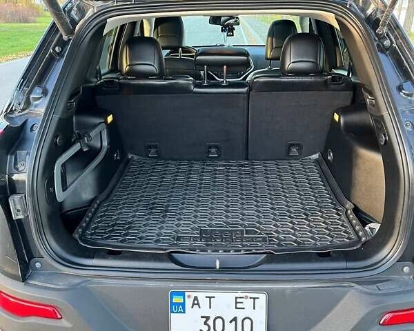 Черный Джип Чероки, объемом двигателя 3.24 л и пробегом 186 тыс. км за 15500 $, фото 11 на Automoto.ua