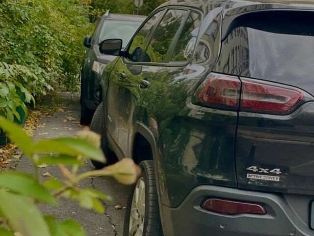 Чорний Джип Cherokee, об'ємом двигуна 3.2 л та пробігом 100 тис. км за 9500 $, фото 5 на Automoto.ua