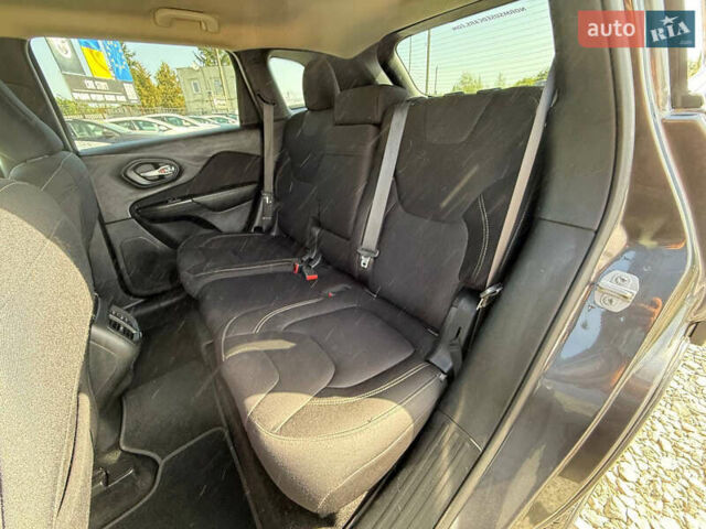 Чорний Джип Cherokee, об'ємом двигуна 2.4 л та пробігом 139 тис. км за 12500 $, фото 48 на Automoto.ua