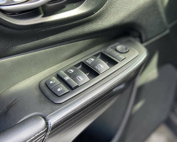 Черный Джип Чероки, объемом двигателя 2.36 л и пробегом 167 тыс. км за 13300 $, фото 23 на Automoto.ua