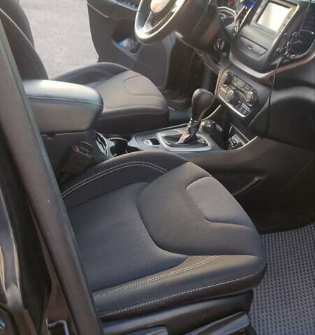 Чорний Джип Cherokee, об'ємом двигуна 2.4 л та пробігом 78 тис. км за 13700 $, фото 2 на Automoto.ua