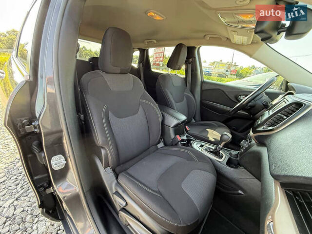 Чорний Джип Cherokee, об'ємом двигуна 2.4 л та пробігом 139 тис. км за 12500 $, фото 30 на Automoto.ua