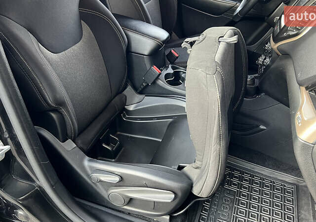 Черный Джип Чероки, объемом двигателя 2.4 л и пробегом 145 тыс. км за 12900 $, фото 12 на Automoto.ua