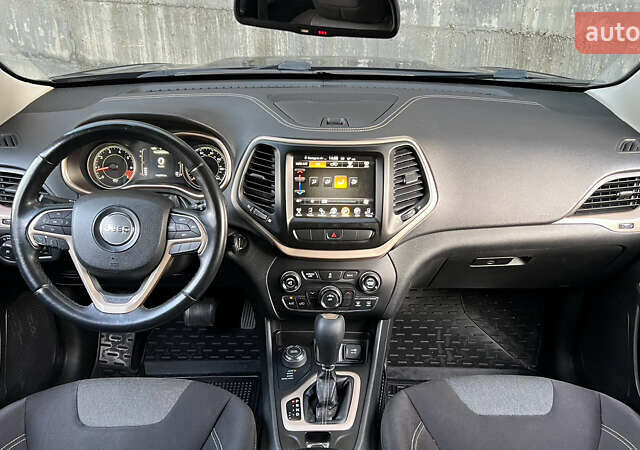 Черный Джип Чероки, объемом двигателя 2.4 л и пробегом 145 тыс. км за 12900 $, фото 14 на Automoto.ua