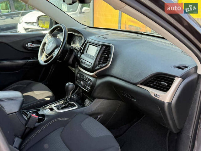 Чорний Джип Cherokee, об'ємом двигуна 2.4 л та пробігом 139 тис. км за 12500 $, фото 34 на Automoto.ua