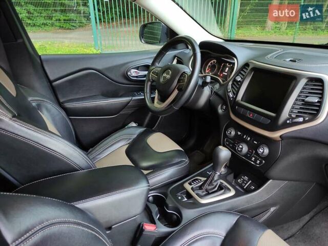 Чорний Джип Cherokee, об'ємом двигуна 3.24 л та пробігом 189 тис. км за 14500 $, фото 13 на Automoto.ua