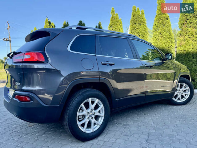 Чорний Джип Cherokee, об'ємом двигуна 2.36 л та пробігом 174 тис. км за 10450 $, фото 21 на Automoto.ua