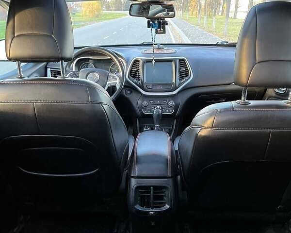 Черный Джип Чероки, объемом двигателя 3.24 л и пробегом 186 тыс. км за 15500 $, фото 2 на Automoto.ua