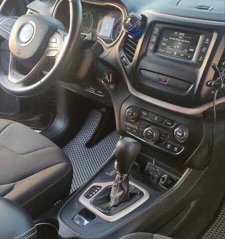 Чорний Джип Cherokee, об'ємом двигуна 2.4 л та пробігом 78 тис. км за 13700 $, фото 5 на Automoto.ua