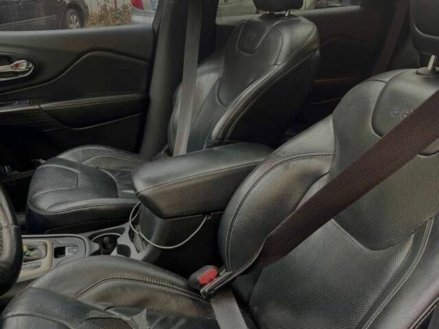 Чорний Джип Cherokee, об'ємом двигуна 3.2 л та пробігом 100 тис. км за 9500 $, фото 4 на Automoto.ua