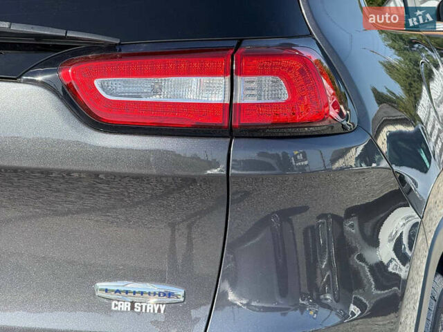 Чорний Джип Cherokee, об'ємом двигуна 2.4 л та пробігом 139 тис. км за 12500 $, фото 24 на Automoto.ua