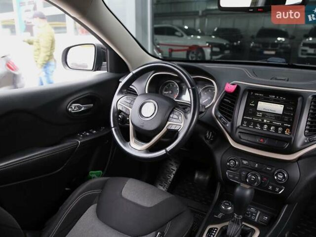 Джип Cherokee 2014 у Києві на Automoto.ua Чорний Джип Cherokee, об'ємом двигуна 2.36 л та пробігом 144 тис. км за 12900 $, фото 10 на Automoto.ua