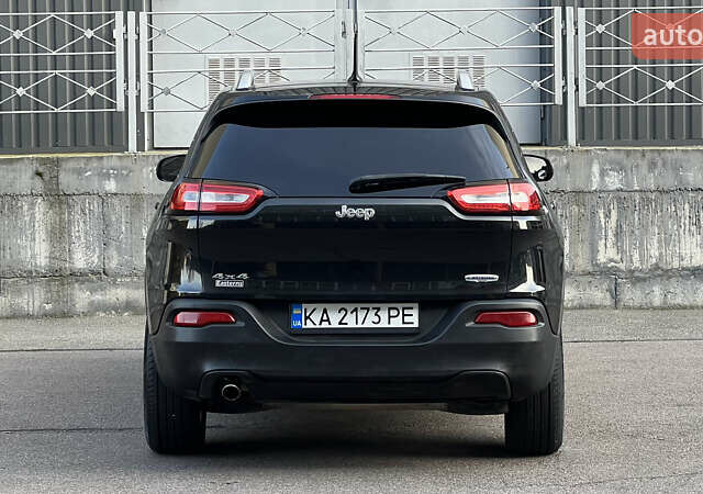 Черный Джип Чероки, объемом двигателя 2.4 л и пробегом 145 тыс. км за 12900 $, фото 5 на Automoto.ua