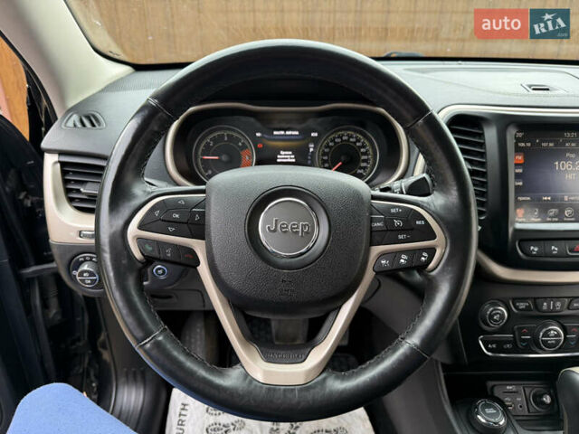 Джип Чероки 2014 в Луцке на Automoto.ua Черный Джип Чероки, объемом двигателя 2 л и пробегом 267 тыс. км за 16200 $, фото 17 на Automoto.ua