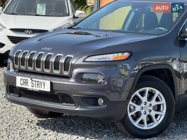 Чорний Джип Cherokee, об'ємом двигуна 2.4 л та пробігом 139 тис. км за 12500 $, фото 10 на Automoto.ua