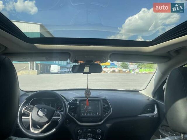 Чорний Джип Cherokee, об'ємом двигуна 3.24 л та пробігом 224 тис. км за 15500 $, фото 9 на Automoto.ua
