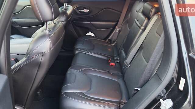 Джип Чероки 2015 в Киеве на Automoto.ua Черный Джип Чероки, объемом двигателя 3.24 л и пробегом 155 тыс. км за 15600 $, фото 11 на Automoto.ua