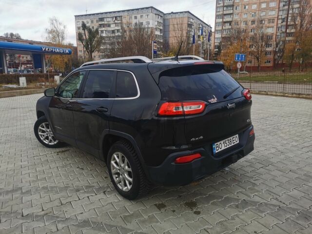 Чорний Джип Cherokee, об'ємом двигуна 0 л та пробігом 230 тис. км за 13200 $, фото 2 на Automoto.ua