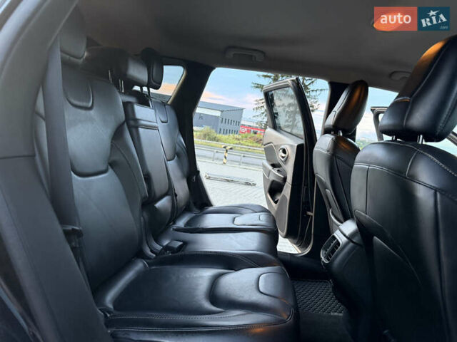 Чорний Джип Cherokee, об'ємом двигуна 2.36 л та пробігом 260 тис. км за 11900 $, фото 37 на Automoto.ua