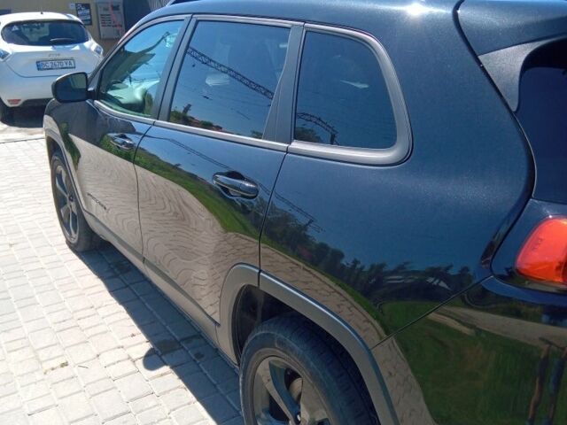 Черный Джип Чероки, объемом двигателя 2.4 л и пробегом 240 тыс. км за 12800 $, фото 12 на Automoto.ua