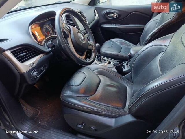 Чорний Джип Cherokee, об'ємом двигуна 2.18 л та пробігом 233 тис. км за 16700 $, фото 7 на Automoto.ua