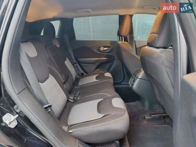 Черный Джип Чероки, объемом двигателя 2.4 л и пробегом 86 тыс. км за 12700 $, фото 14 на Automoto.ua