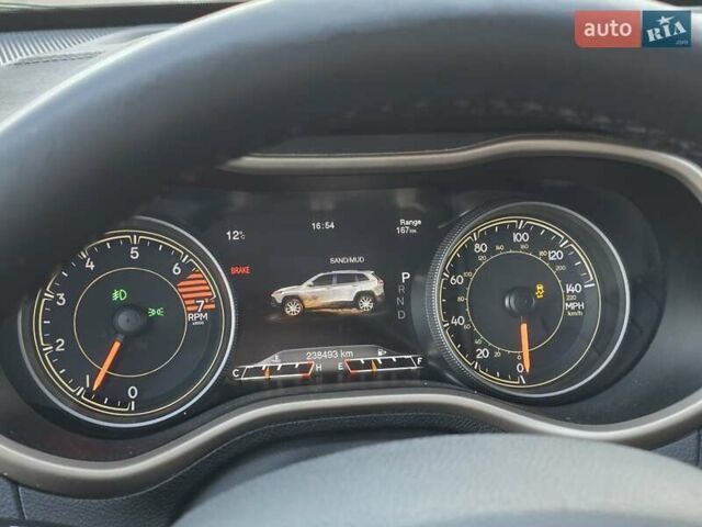 Черный Джип Чероки, объемом двигателя 2.36 л и пробегом 240 тыс. км за 12700 $, фото 88 на Automoto.ua