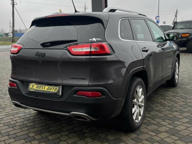 Черный Джип Чероки, объемом двигателя 3.2 л и пробегом 243 тыс. км за 12900 $, фото 6 на Automoto.ua