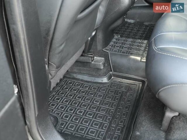 Черный Джип Чероки, объемом двигателя 2.36 л и пробегом 240 тыс. км за 12700 $, фото 52 на Automoto.ua