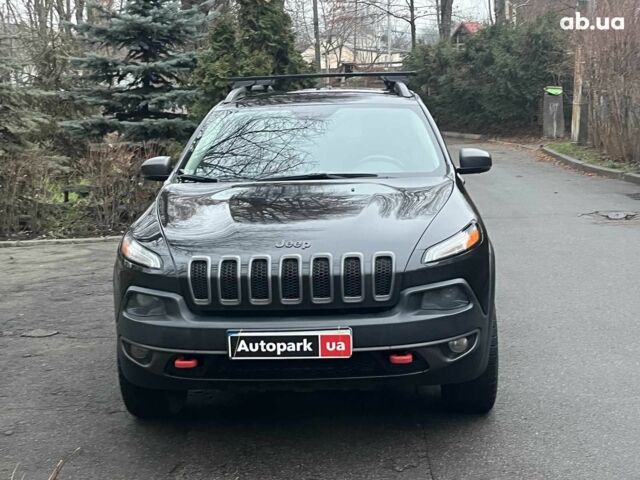 Черный Джип Чероки, объемом двигателя 3.2 л и пробегом 221 тыс. км за 14940 $, фото 1 на Automoto.ua