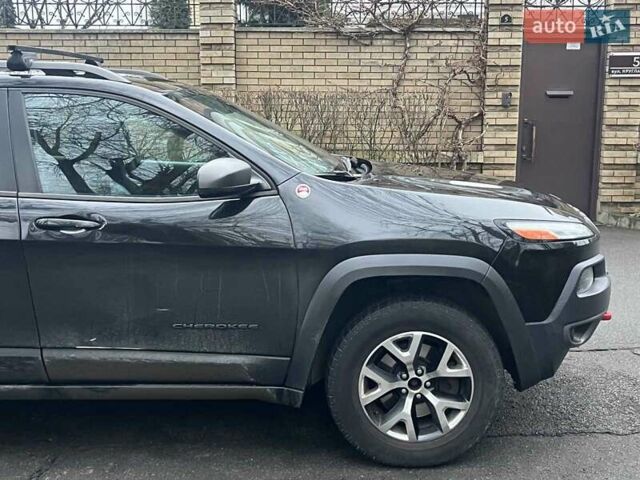 Черный Джип Чероки, объемом двигателя 3.2 л и пробегом 221 тыс. км за 14990 $, фото 5 на Automoto.ua