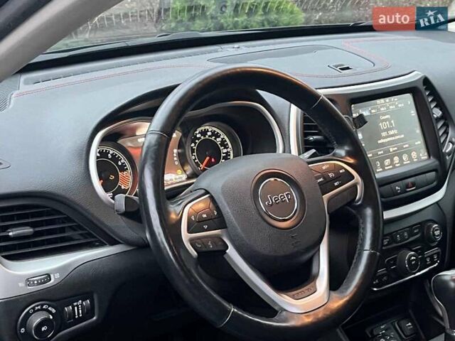 Черный Джип Чероки, объемом двигателя 3.2 л и пробегом 221 тыс. км за 14990 $, фото 16 на Automoto.ua