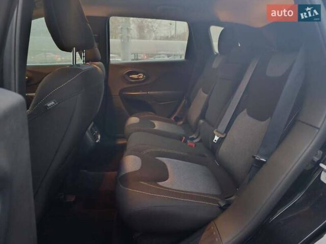 Черный Джип Чероки, объемом двигателя 2.4 л и пробегом 86 тыс. км за 12700 $, фото 9 на Automoto.ua