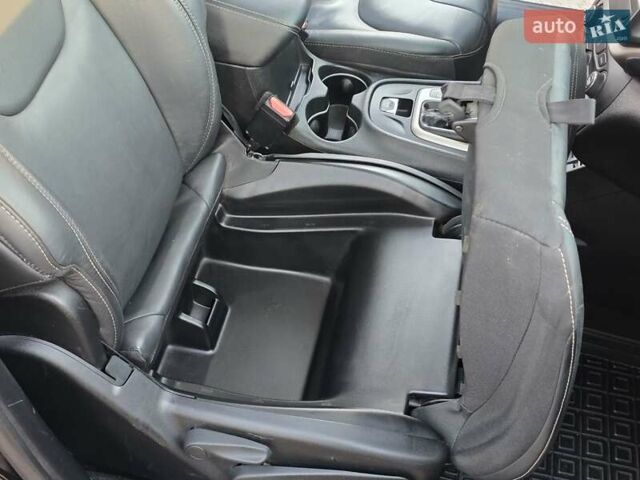 Черный Джип Чероки, объемом двигателя 2.36 л и пробегом 240 тыс. км за 12700 $, фото 65 на Automoto.ua