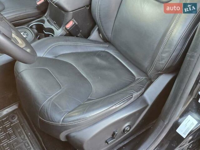 Черный Джип Чероки, объемом двигателя 2.36 л и пробегом 240 тыс. км за 12700 $, фото 41 на Automoto.ua