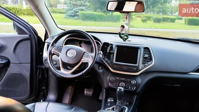 Джип Чероки 2015 в Киеве на Automoto.ua Черный Джип Чероки, объемом двигателя 3.24 л и пробегом 155 тыс. км за 15600 $, фото 13 на Automoto.ua