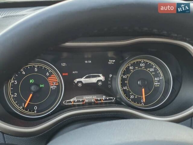 Черный Джип Чероки, объемом двигателя 2.36 л и пробегом 240 тыс. км за 12700 $, фото 92 на Automoto.ua