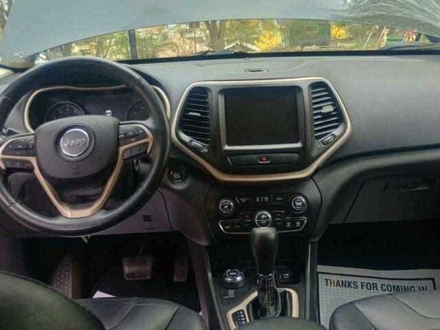 Черный Джип Чероки, объемом двигателя 0 л и пробегом 165 тыс. км за 8700 $, фото 8 на Automoto.ua