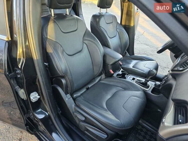 Черный Джип Чероки, объемом двигателя 2.36 л и пробегом 240 тыс. км за 12700 $, фото 63 на Automoto.ua