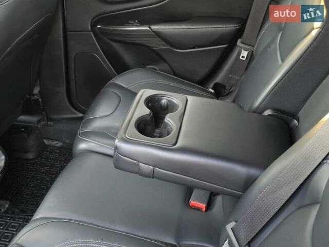 Черный Джип Чероки, объемом двигателя 2.36 л и пробегом 240 тыс. км за 12700 $, фото 49 на Automoto.ua