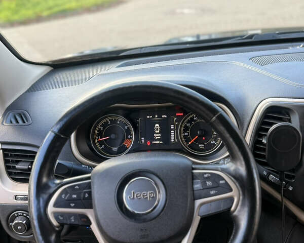 Чорний Джип Cherokee, об'ємом двигуна 2.36 л та пробігом 232 тис. км за 11700 $, фото 6 на Automoto.ua